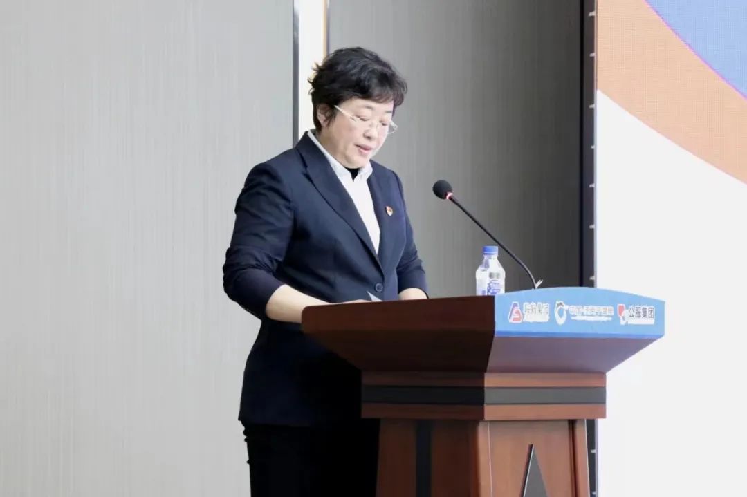 鞍勤集團(tuán)、溫泉集團(tuán)、公服集團(tuán)2023年新任干部任前集體談話及集體送任儀式圓滿結(jié)束